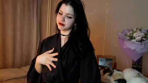 Mia online show from April 2026 03:02:01 PM