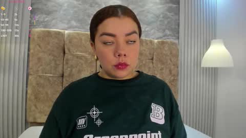 leilapons online show from January 2026 06:33:02 PM