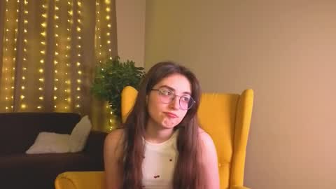 Luna online show from October 2025 07:12:01 PM