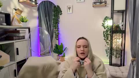 Lela online show from February 2025 02:58:01 AM