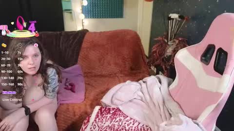 Junie 3 online show from November 2025 11:26:01 PM