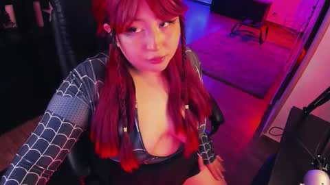 Lenna Kang online show from September 2025 12:00:02 AM