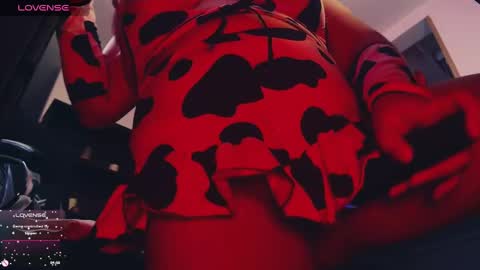 Lenna Kang online show from September 2025 08:20:01 PM