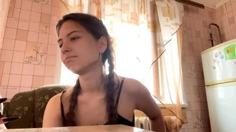 Hellomy name is Natalyits my first day here nice to meet you Give me 50 thumbs ups online show from April 2026 07:18:01 AM