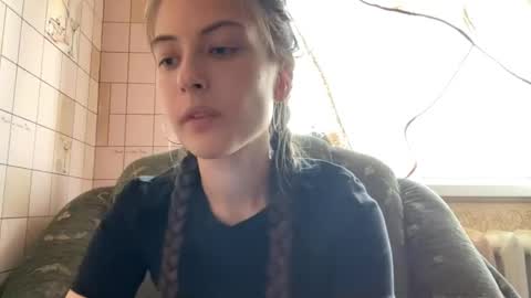Snapshot of lenniepennachio chatting on June 2026 03:28:02 PM Hellomy name is Natalyits my first day here nice to meet you Give me 50 thumbs ups online show from June 2026 03:28:02 PM