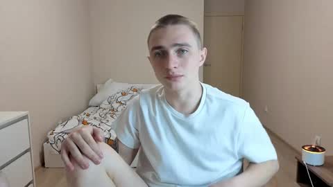 Snapshot of leo__miller chatting on June 2026 01:40:01 AM LEO online show from June 2026 01:40:01 AM