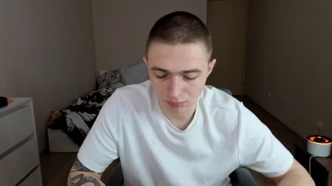 Snapshot of leo__miller chatting on June 2026 05:32:02 AM LEO online show from June 2026 05:32:02 AM