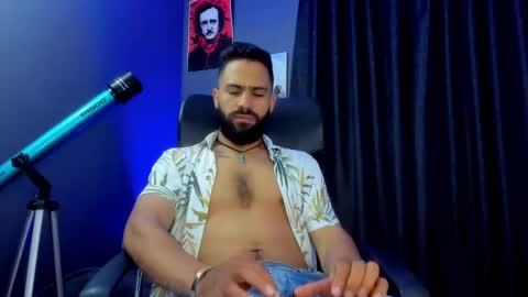 Leo  Diaz online show from December 2024 05:12:01 PM