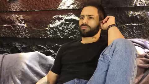 Leo  Diaz online show from November 2025 01:00:02 AM