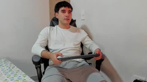 Leo Jones online show from December 2024 01:29:01 AM