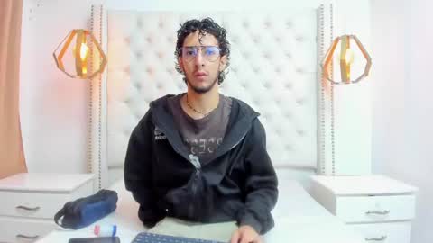 Snapshot of leo_sanz6 chatting on June 2026 12:20:01 PM LEO online show from June 2026 12:20:01 PM