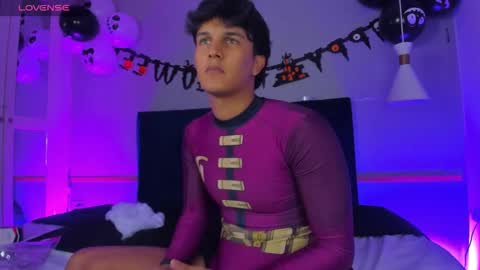 Leo online show from October 2025 04:33:01 AM