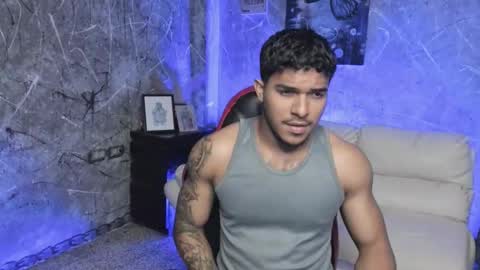 Leo independent model online show from October 2025 11:27:01 PM