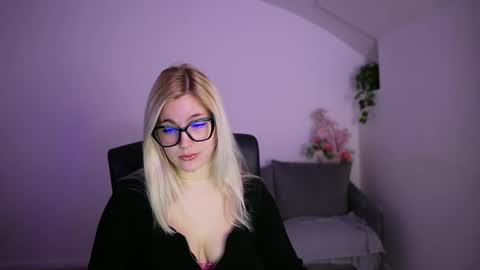 leokitty  online show from March 2026 02:09:02 PM