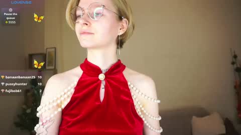 Hello Im Roxy Im just starting my journey here so lets get acquainted online show from April 2026 07:16:01 PM