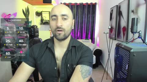 Snapshot of leon_1717 chatting on December 2024 06:20:02 PM Leon online show from December 2024 06:20:02 PM