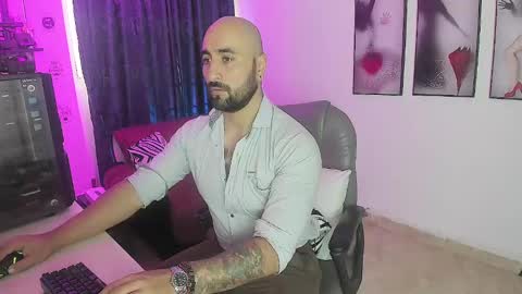 Snapshot of leon_1717 chatting on January 2025 02:56:02 PM Leon online show from January 2025 02:56:02 PM
