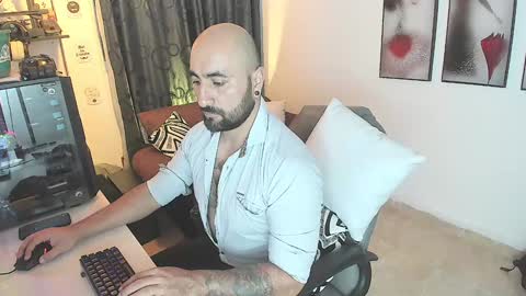 Snapshot of leon_1717 chatting on January 2025 08:58:01 AM Leon online show from January 2025 08:58:01 AM