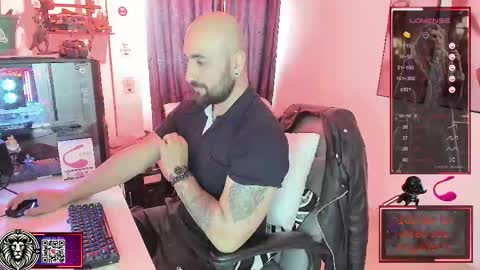 Snapshot of leon_1717 chatting on February 2025 04:29:01 PM Leon online show from February 2025 04:29:01 PM