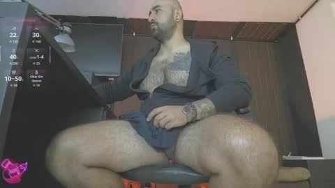 Snapshot of leon_1717 chatting on May 2026 03:19:02 PM Leon online show from May 2026 03:19:02 PM