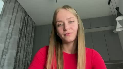 Snapshot of leona_grand chatting on June 2026 12:59:01 PM Emma online show from June 2026 12:59:01 PM