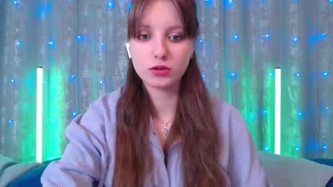 Leonaalove online show from December 2025 12:10:01 PM