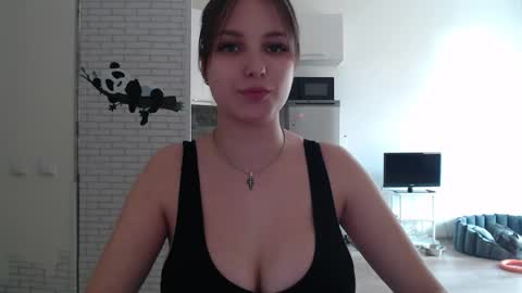 Leonaalove online show from April 2026 01:08:02 PM