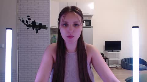 Leonaalove online show from April 2026 12:44:02 PM