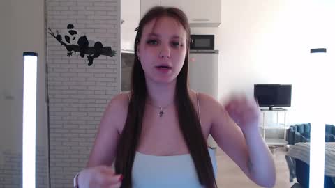 Leonaalove online show from April 2026 02:34:01 PM
