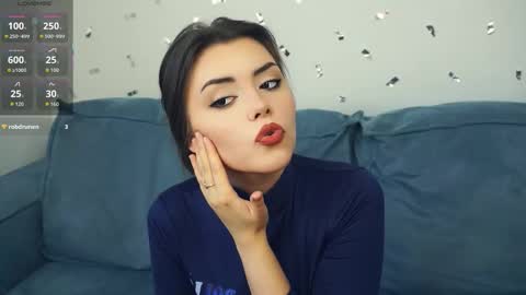 Mia online show from September 2025 07:57:01 AM