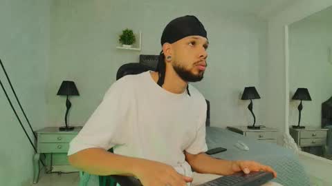 Leonard online show from February 2025 04:24:02 AM