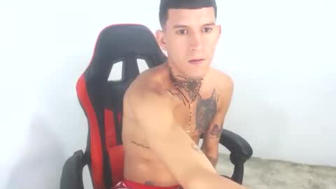 Snapshot of leonardo_twinks chatting on October 2025 03:03:02 AM Leonardo Adams online show from October 2025 03:03:02 AM