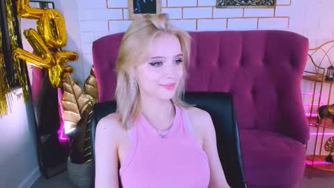 leonastone online show from October 2025 05:04:02 PM