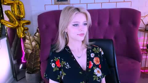 leonastone online show from October 2025 05:02:02 PM