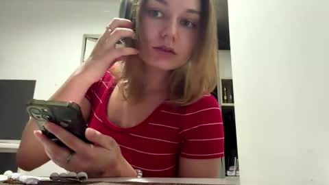 Snapshot of leonidadesantiago chatting on June 2026 08:10:02 PM Reily online show from June 2026 08:10:02 PM