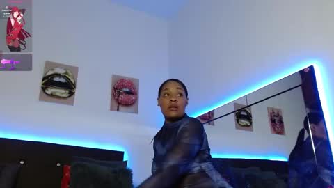 Snapshot of leoniz_pink chatting on September 2025 05:58:02 PM leoniz online show from September 2025 05:58:02 PM