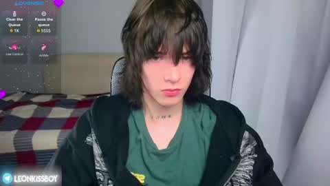 Snapshot of leonkissboy chatting on July 2026 04:35:02 PM leonkissboy online show from July 2026 04:35:02 PM