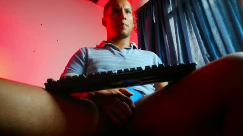Lenardo jaramillo online show from February 2025 12:48:02 PM