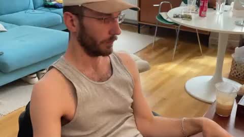 Snapshot of leonvampire chatting on July 2026 08:29:02 AM Leon online show from July 2026 08:29:02 AM