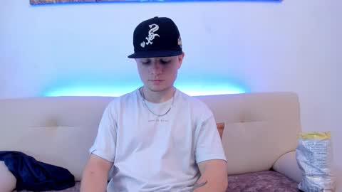 Leo  online show from October 2025 10:44:02 PM