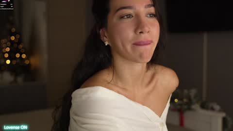 Snapshot of leoramallis chatting on December 2024 06:27:02 PM Leora online show from December 2024 06:27:02 PM