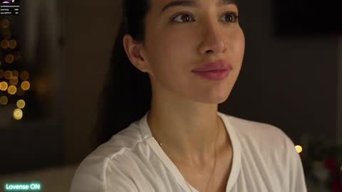 Snapshot of leoramallis chatting on December 2024 07:44:01 PM Leora online show from December 2024 07:44:01 PM