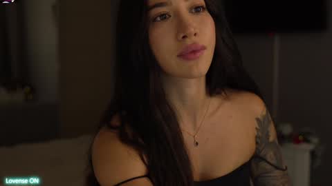 Snapshot of leoramallis chatting on January 2025 03:29:02 PM Leora online show from January 2025 03:29:02 PM