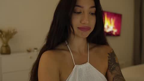 Snapshot of leoramallis chatting on January 2025 05:00:01 PM Leora online show from January 2025 05:00:01 PM