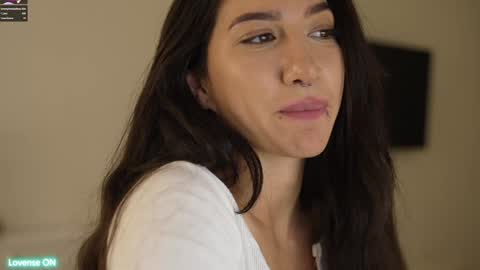 Snapshot of leoramallis chatting on January 2025 07:53:02 PM Leora online show from January 2025 07:53:02 PM