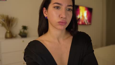 Snapshot of leoramallis chatting on March 2025 04:21:01 PM Leora online show from March 2025 04:21:01 PM