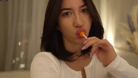 Snapshot of leoramallis chatting on March 2025 04:24:02 PM Leora online show from March 2025 04:24:02 PM