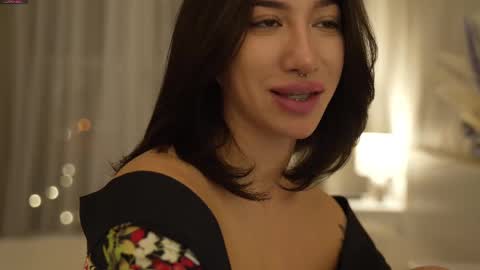 Snapshot of leoramallis chatting on March 2025 07:28:01 PM Leora online show from March 2025 07:28:01 PM