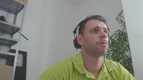 leozinhohd online show from September 2025 04:45:02 PM