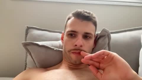 leozinhohd online show from October 2025 05:56:01 PM